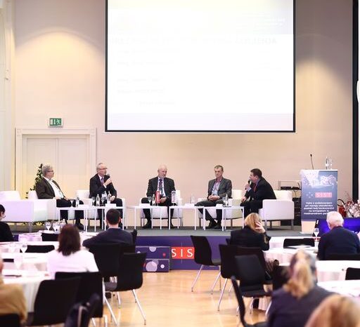 UTRINKI PRVEGA DOGODKA O STANDARDIZACIJI